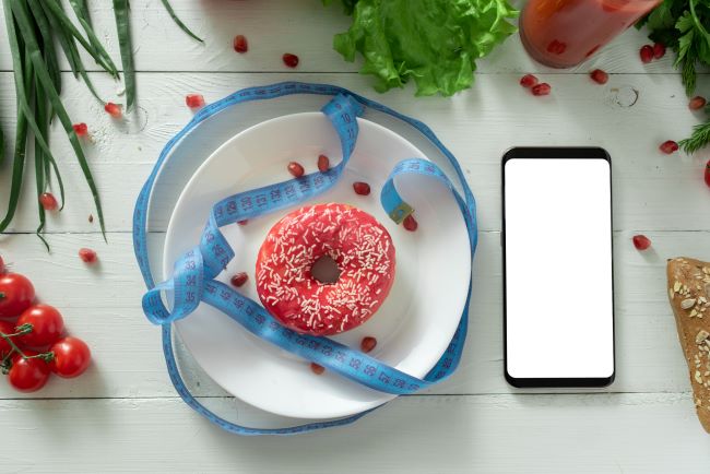 jak wytrwać na diecie donut na talerzu i smartfon