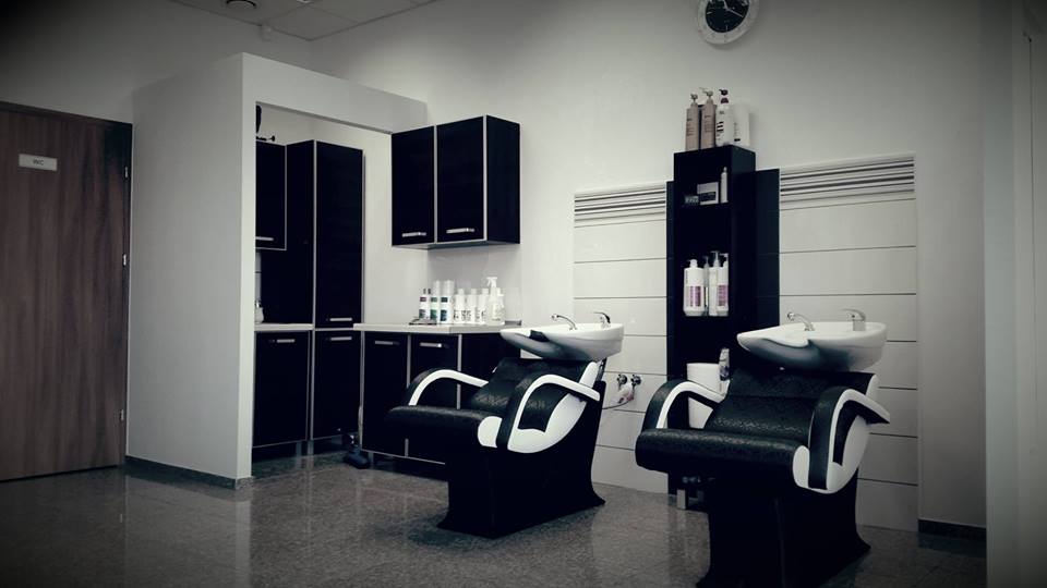 Salon fryzjerski w stylu glamour - eleganckie myjnie